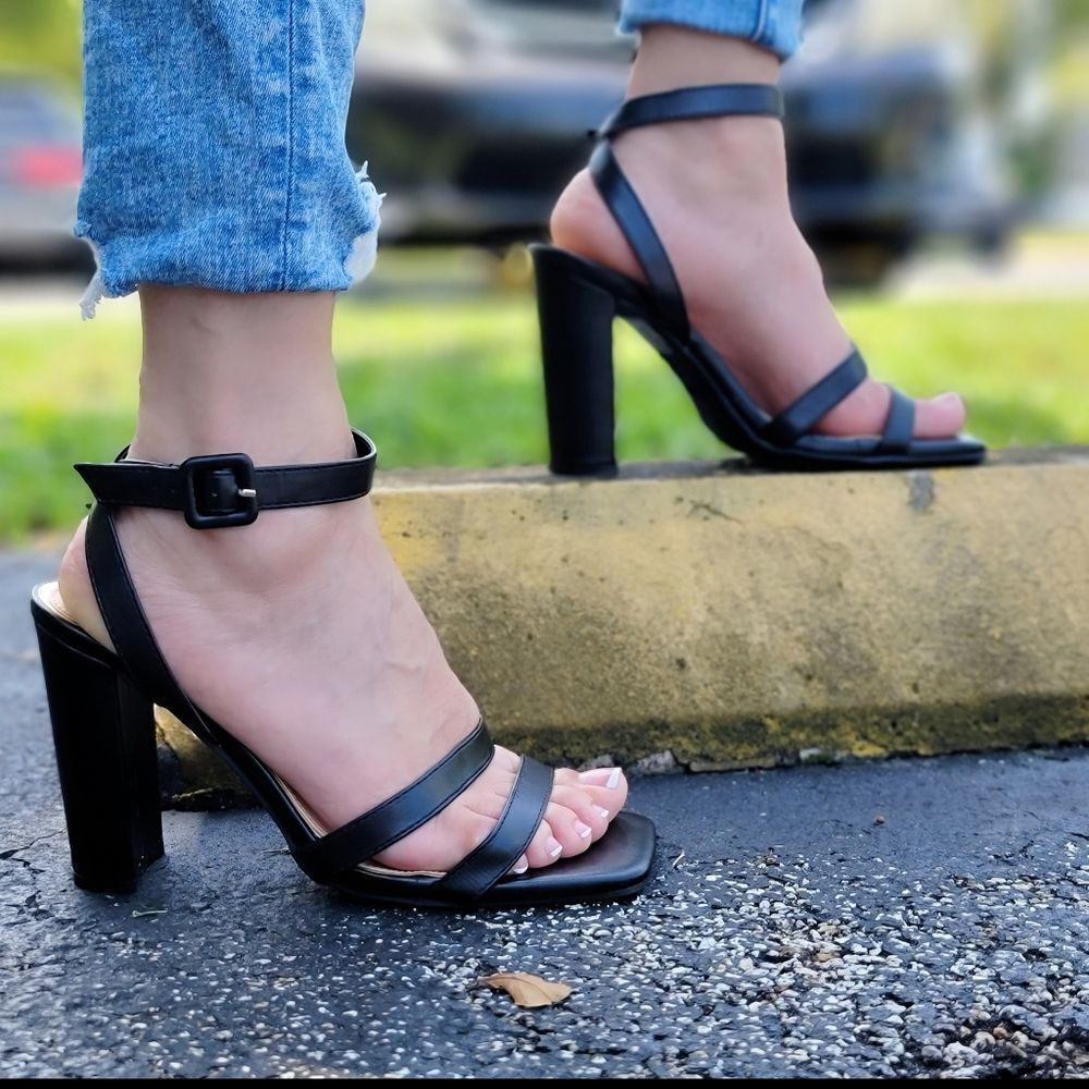 Womens Triple Straps Chunky Heels Sandals Black Color